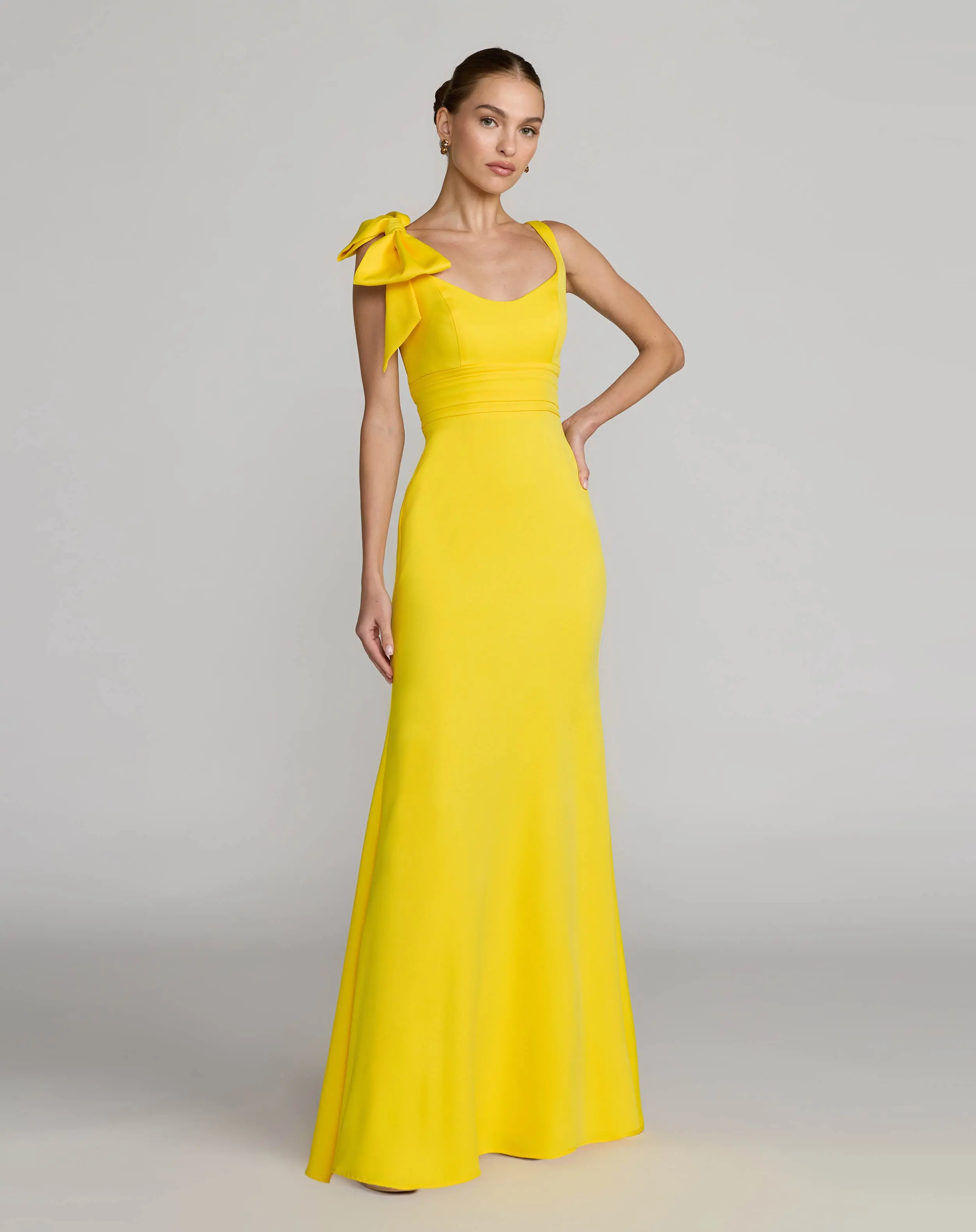 Yellow Scoop Neck Trumpet Gown With Bow - Special Events Unlimited